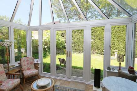 St James Close, Pangbourne - Chain free, Image 6