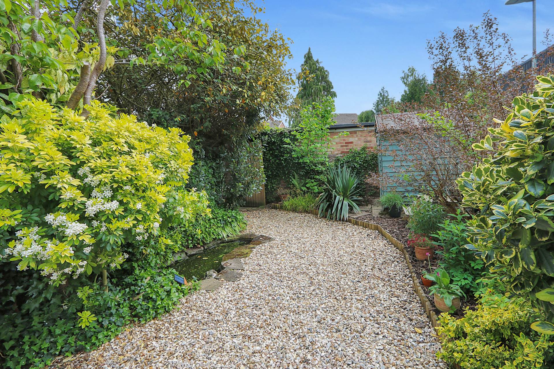 Pangbourne - Walk to station and shops. Excellent 1st home or investment/ letting property, Image 11