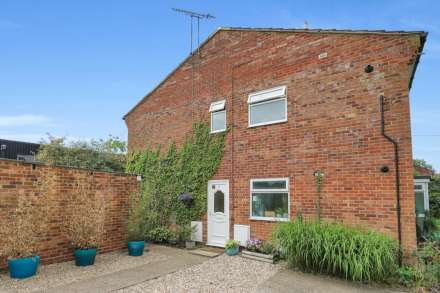Pangbourne - Walk to station and shops. Excellent 1st home or investment/ letting property, Image 10