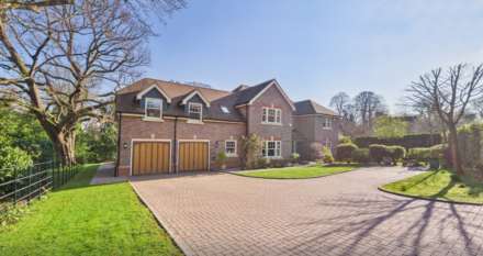 Pangbourne, Berkshire - Set in a beautiful location, Image 1