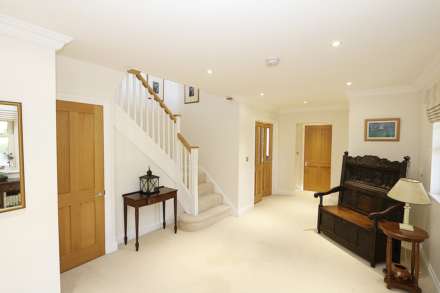 Pangbourne, Berkshire - Set in a beautiful location, Image 10