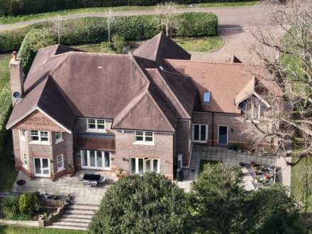 Pangbourne, Berkshire - Set in a beautiful location, Image 12