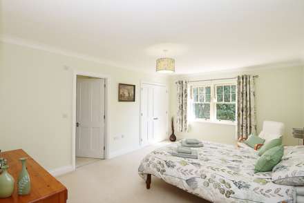 Pangbourne, Berkshire - Set in a beautiful location, Image 22