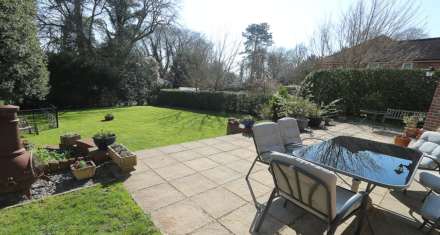 Pangbourne, Berkshire - Set in a beautiful location, Image 3