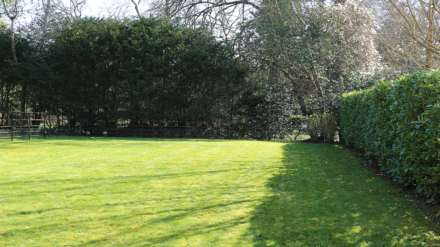 Pangbourne, Berkshire - Set in a beautiful location, Image 8