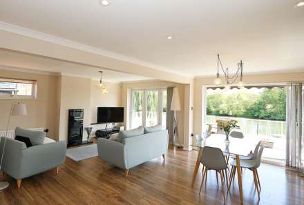 River Gardens, Purley On Thames, Image 5