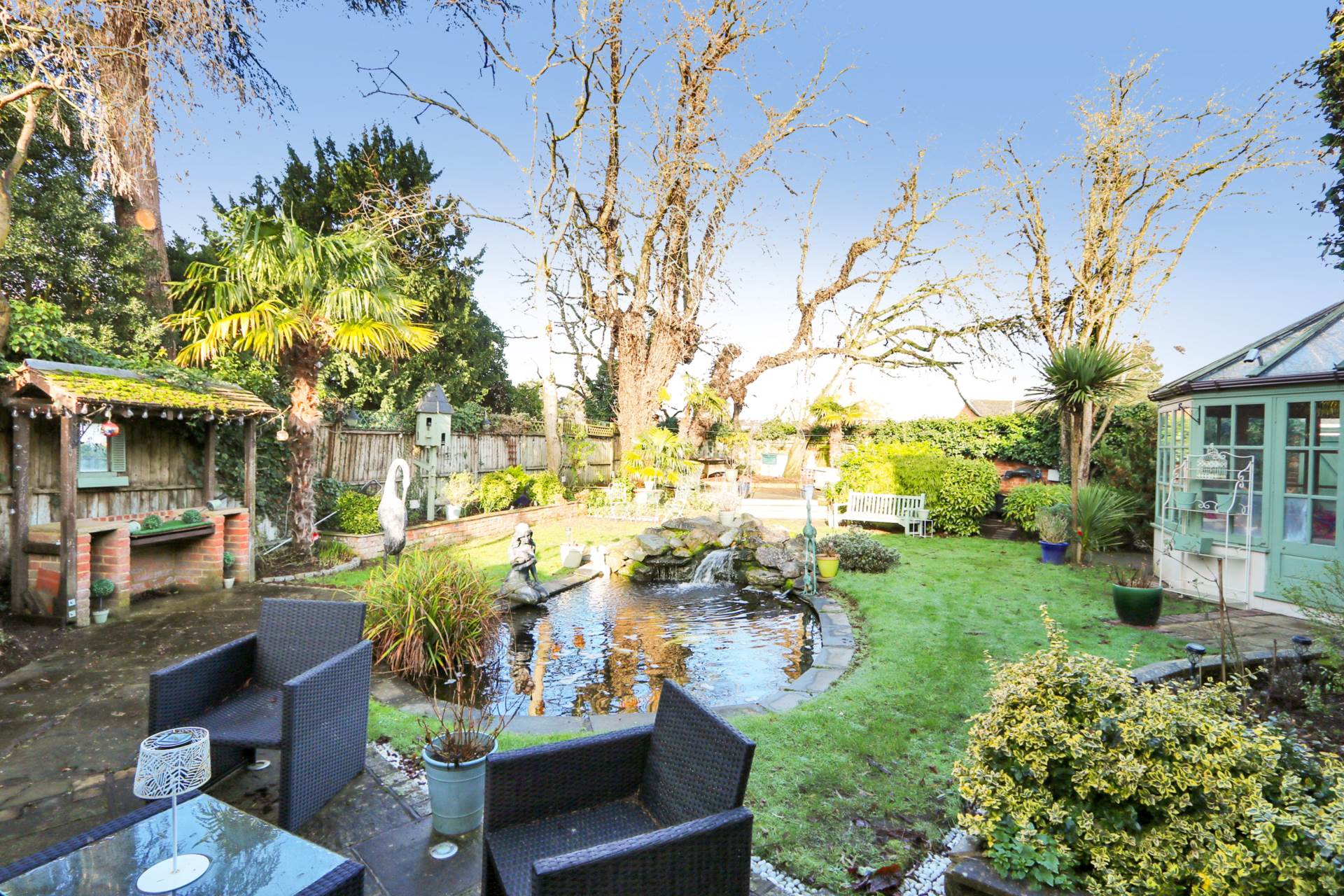 Englefield Road, Theale - Walk to the shops &  train station to London, Image 16