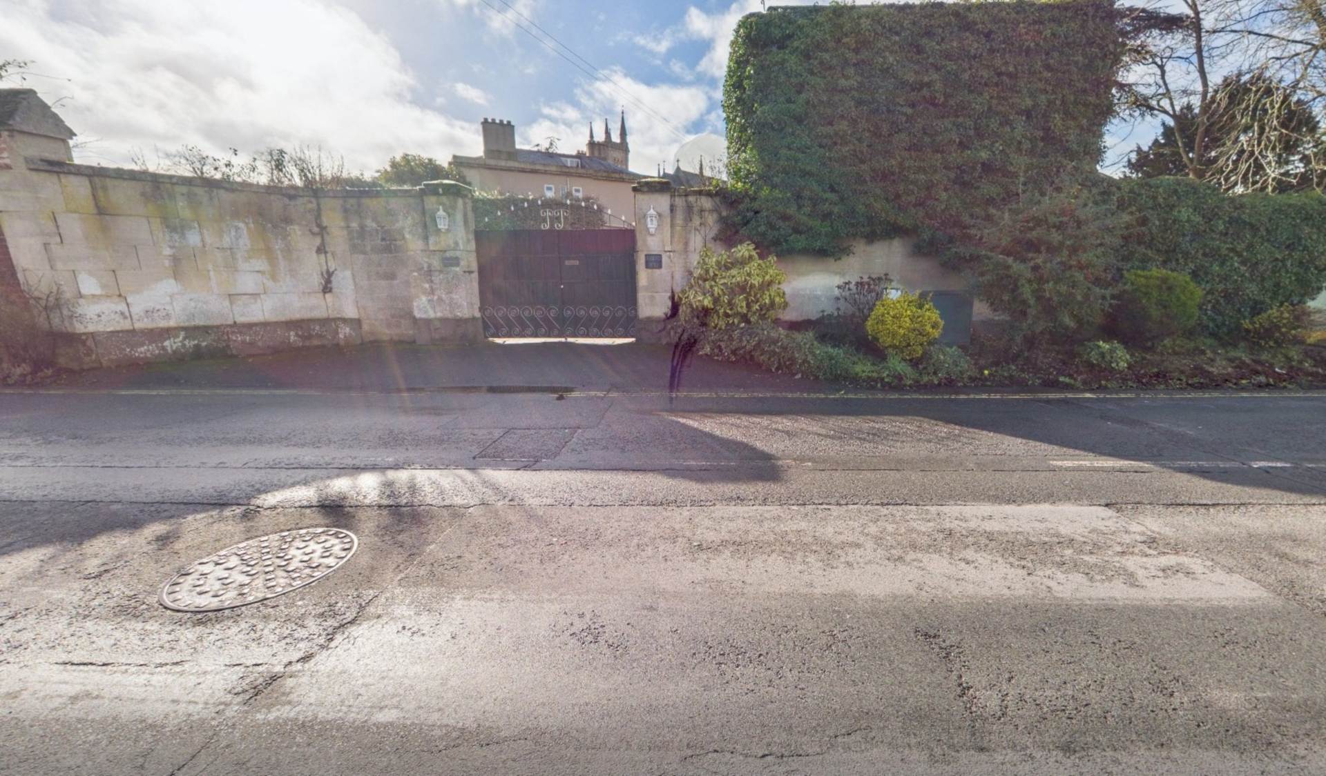 Englefield Road, Theale - Walk to the shops &  train station to London, Image 19