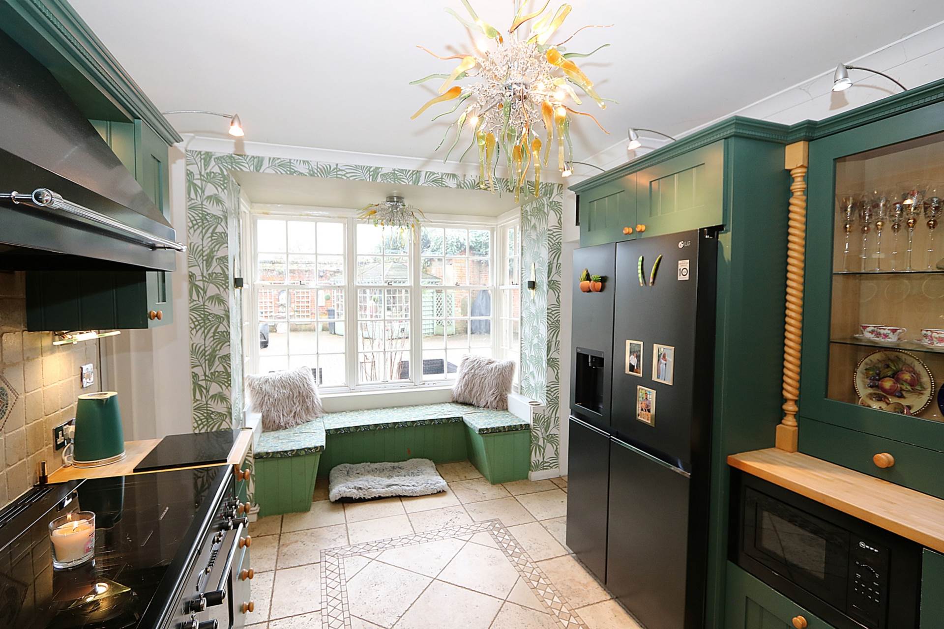 Englefield Road, Theale - Walk to the shops &  train station to London, Image 4