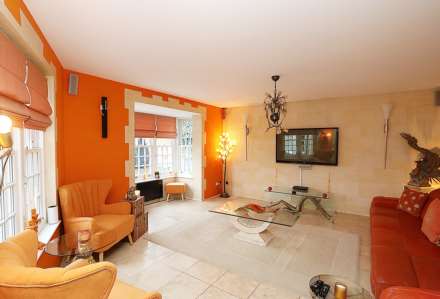 Englefield Road, Theale - Walk to the shops &  train station to London, Image 7