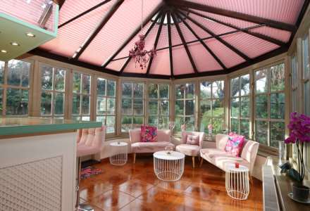 Englefield Road, Theale - Walk to the shops &  train station to London, Image 9