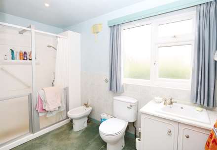 Whitchurch-on-Thames - Walk to Shops & train station, Image 15