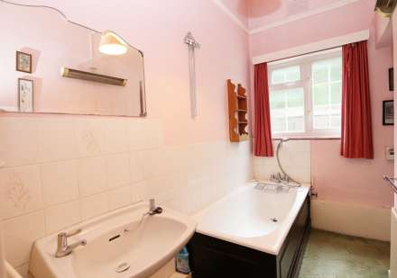 Whitchurch-on-Thames - Walk to Shops & train station, Image 17