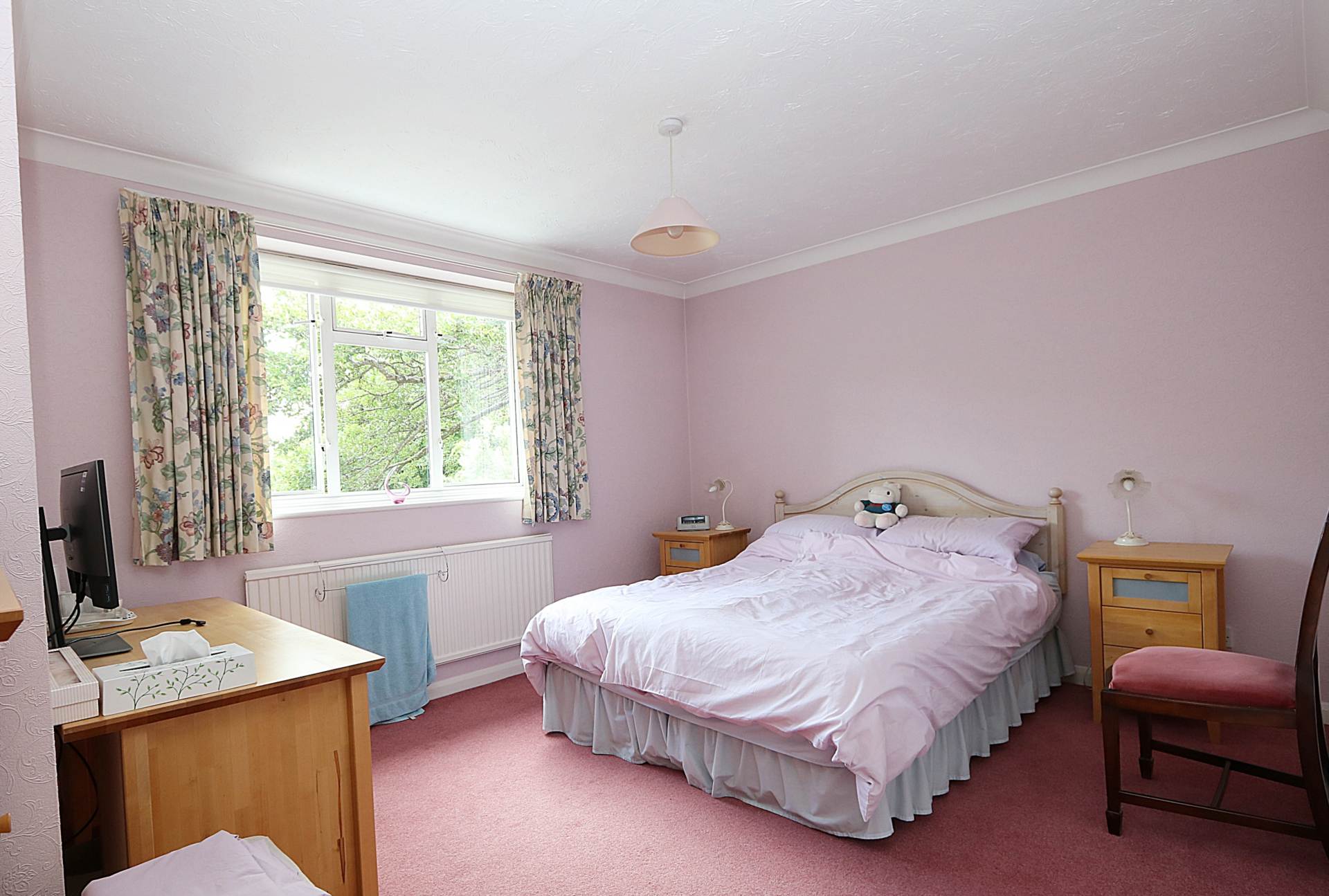 Woolhampton, Berkshire, Image 10