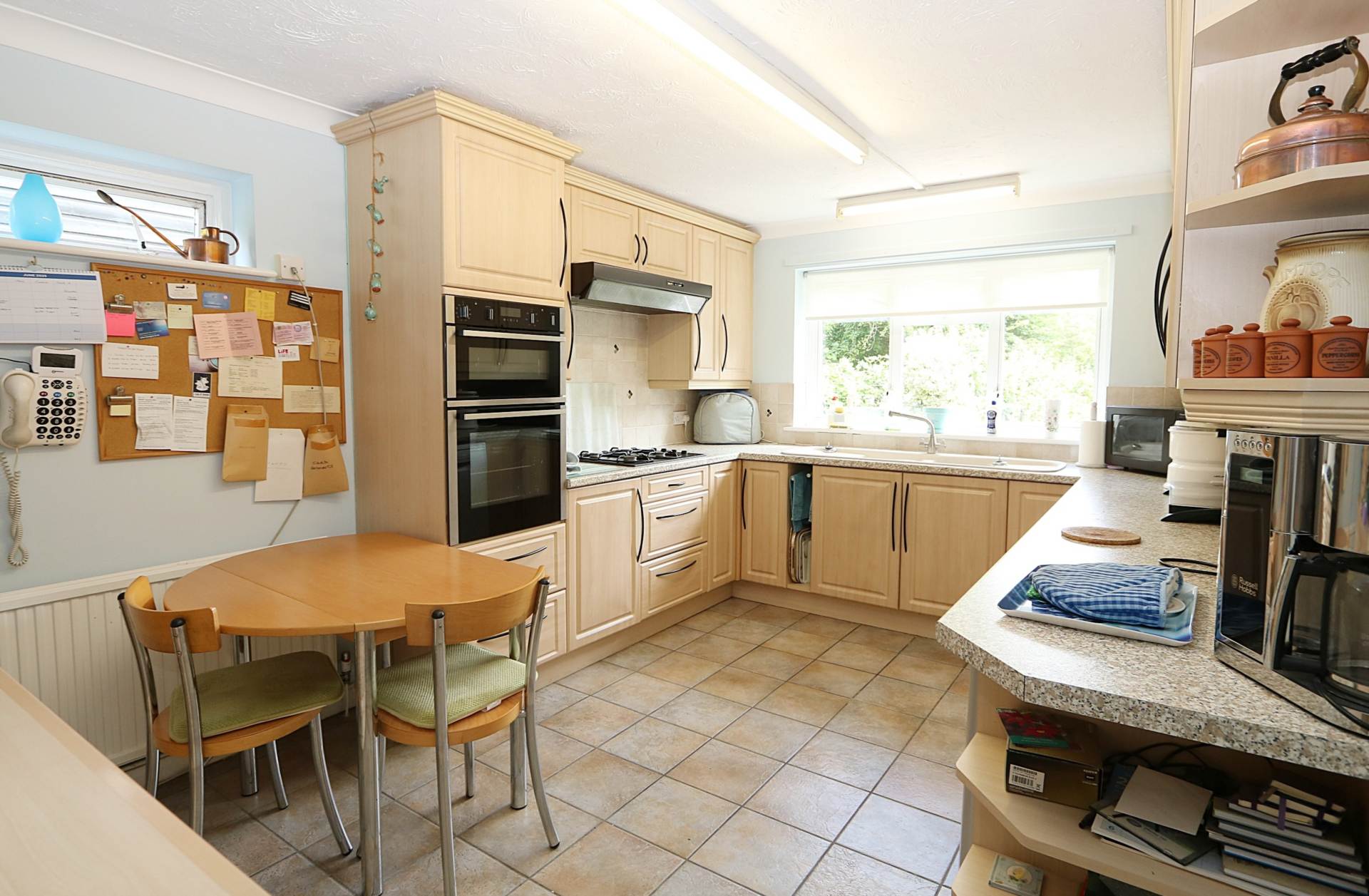 Woolhampton, Berkshire, Image 4