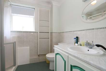 Woolhampton, Berkshire, Image 13