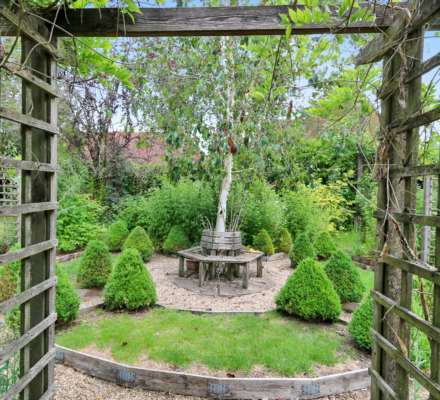 Woolhampton, Berkshire, Image 16