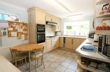 Woolhampton, Berkshire, Image 4