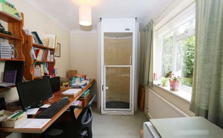 Woolhampton, Berkshire, Image 7