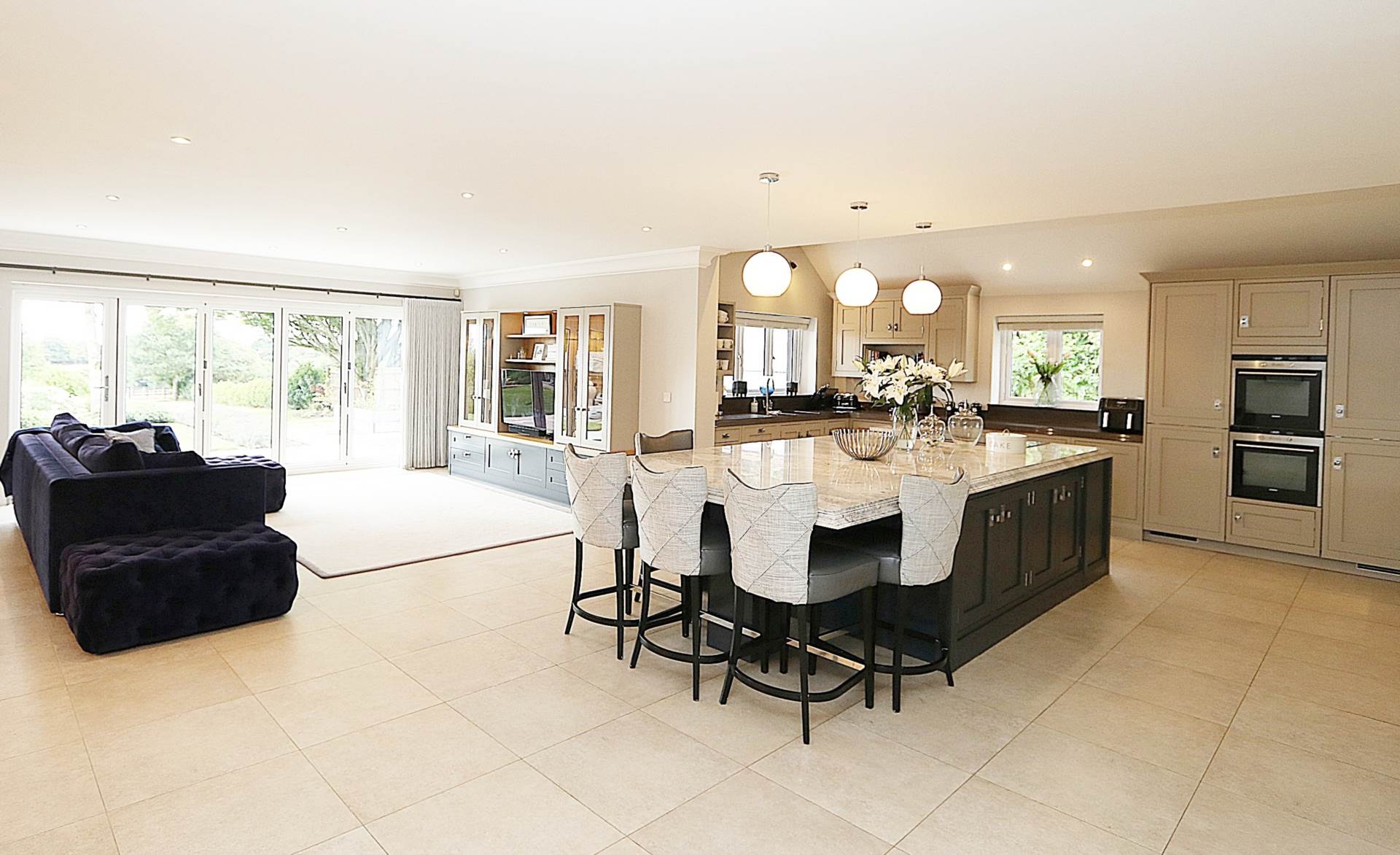 PRIME LOCATION - Bethesda Street, Upper Basildon, Image 4