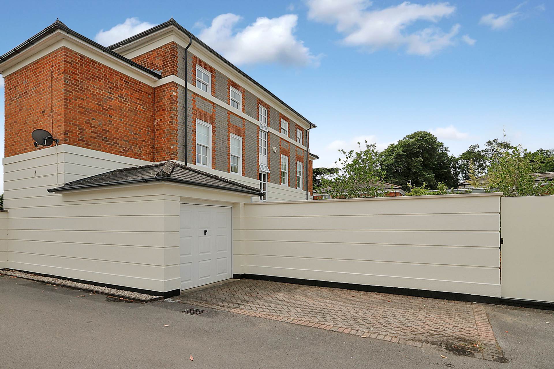 Waylands Close, Bradfield, Image 22