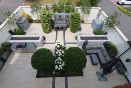 Waylands Close, Bradfield, Image 18