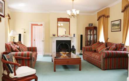 Waylands Close, Bradfield, Image 6