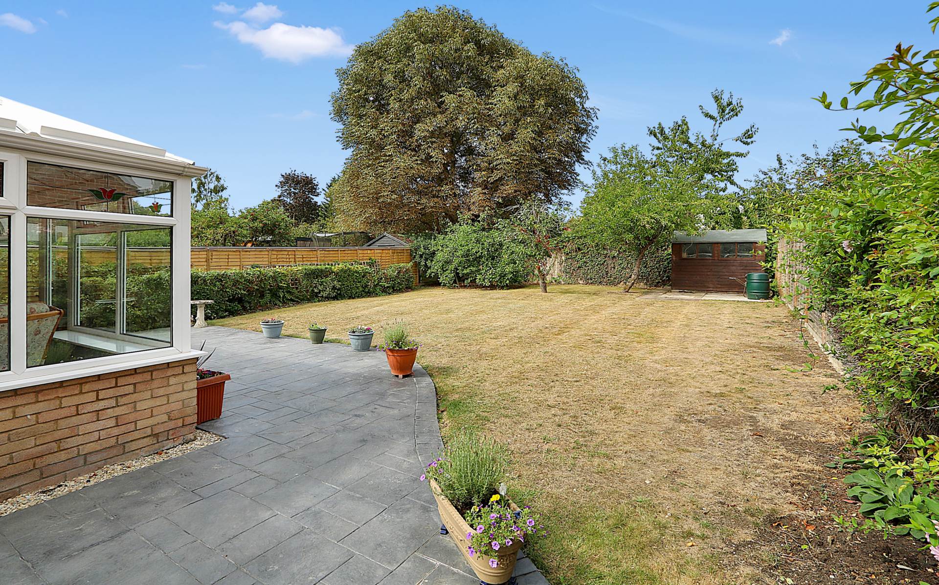 Chalmore Gardens, Wallingford - River frontage/ mooring. Walk to the market town shops, amenities, pubs, restaurants, Image 9