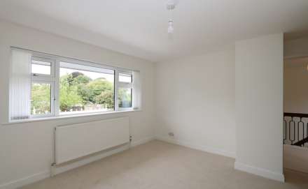 Chalmore Gardens, Wallingford - River frontage/ mooring. Walk to the market town shops, amenities, pubs, restaurants, Image 16