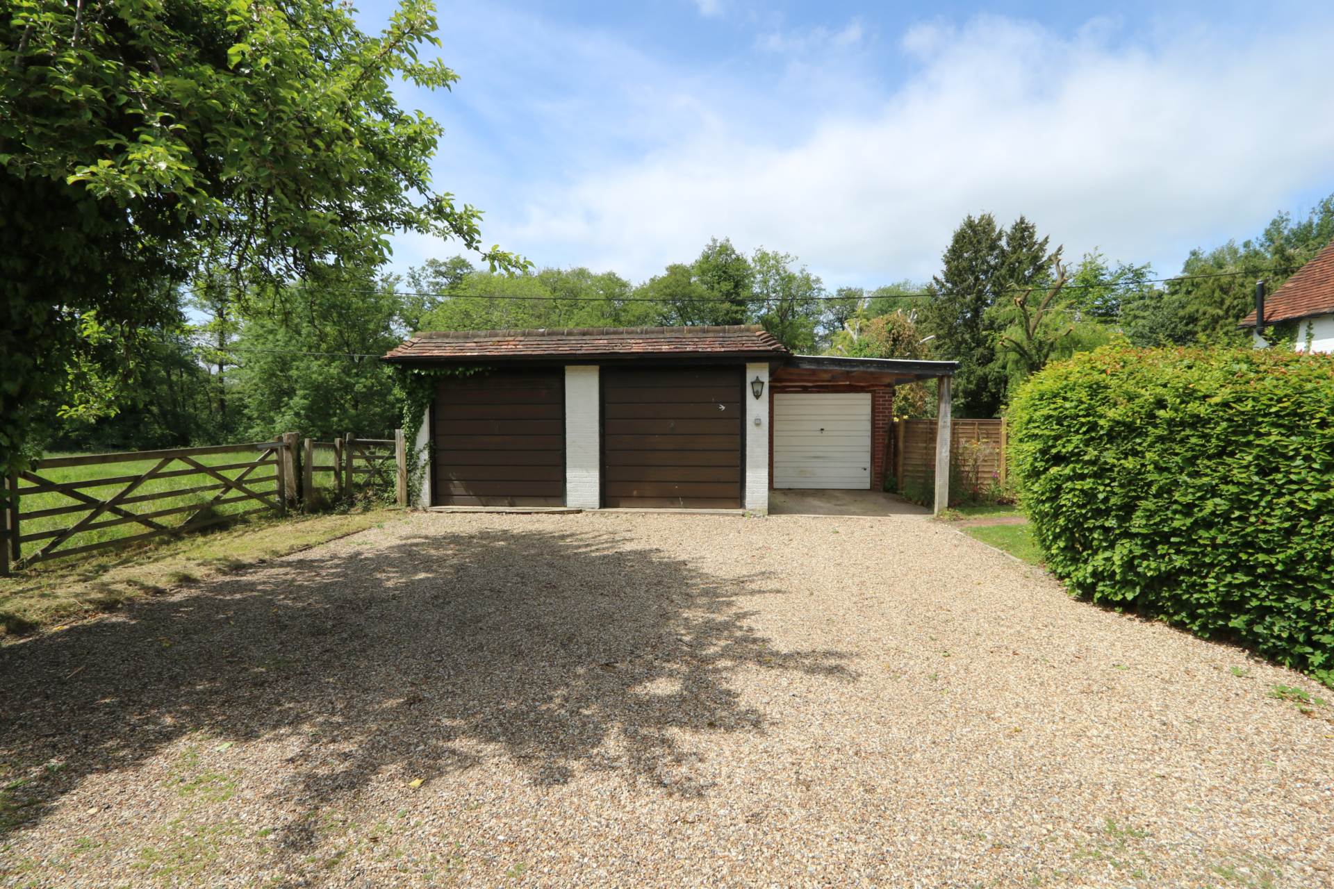 Sulham, edge of Pangbourne - 4 bed period house with 29 acres, Image 3
