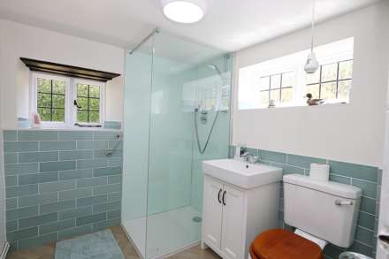 Sulham, edge of Pangbourne - 4 bed period house with 29 acres, Image 15