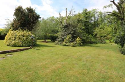 Sulham, edge of Pangbourne - 4 bed period house with 29 acres, Image 21