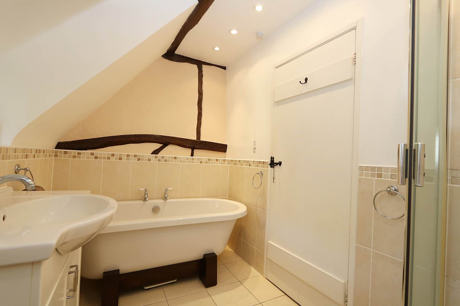 Cock Lane, Bradfield. Delightful cottage in excellent order, Image 15