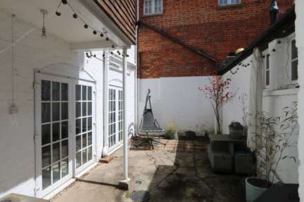 Whitchurch On Thames - walk to Pangbourne train station & shops, Image 3