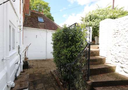 Whitchurch On Thames - walk to Pangbourne train station & shops, Image 5