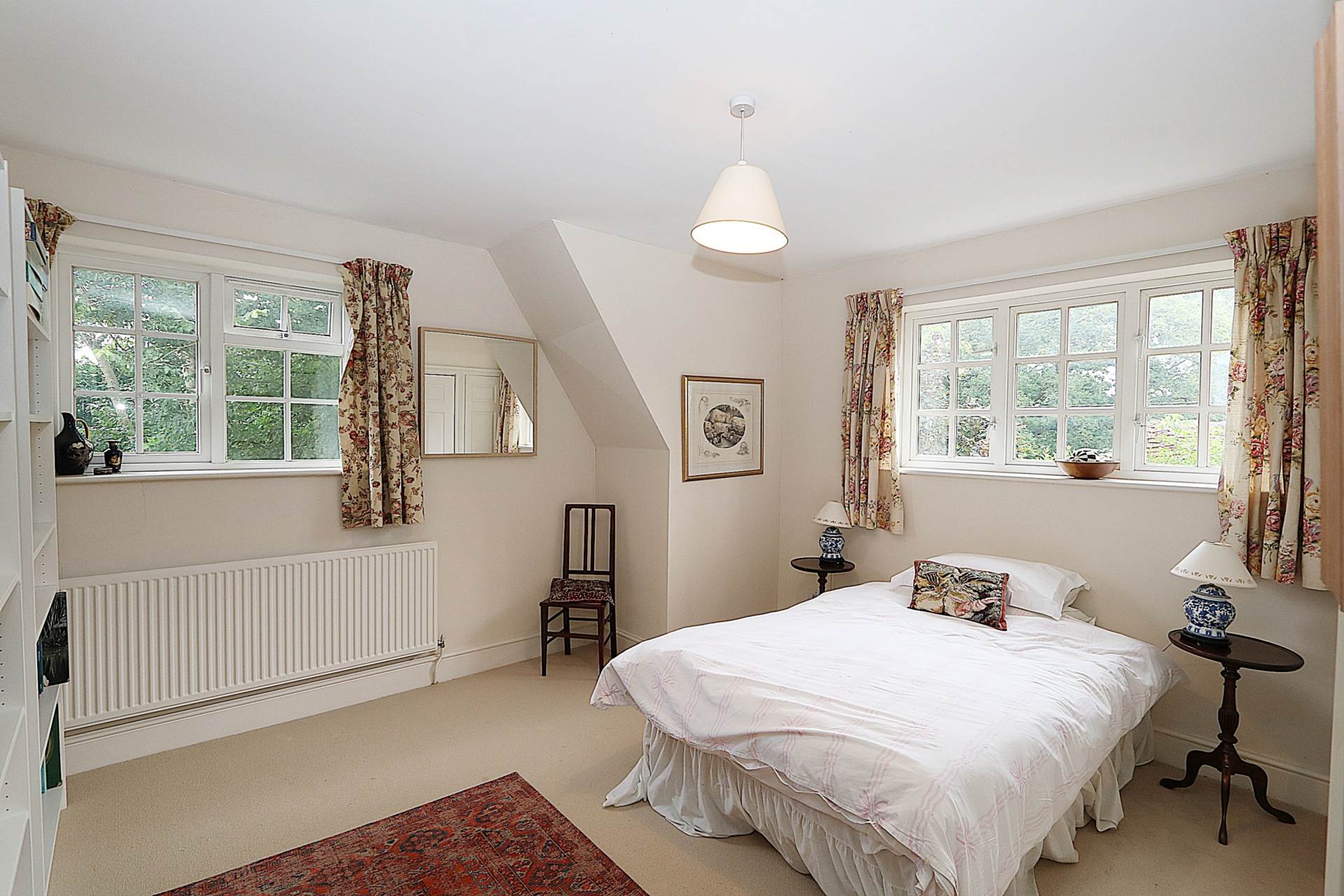 Yattendon, Berkshire -  1 mile to The Royal Oak hotel, restaurant & pub, village store, cafe & primary school, Image 15