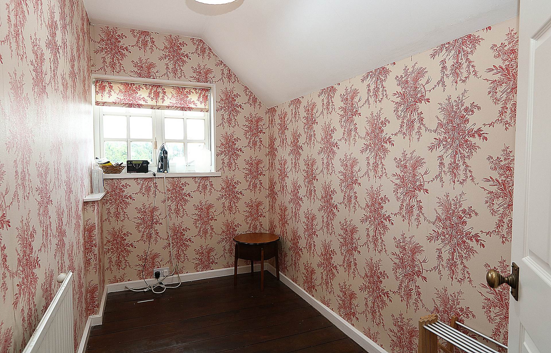 Yattendon, Berkshire -  1 mile to The Royal Oak hotel, restaurant & pub, village store, cafe & primary school, Image 18