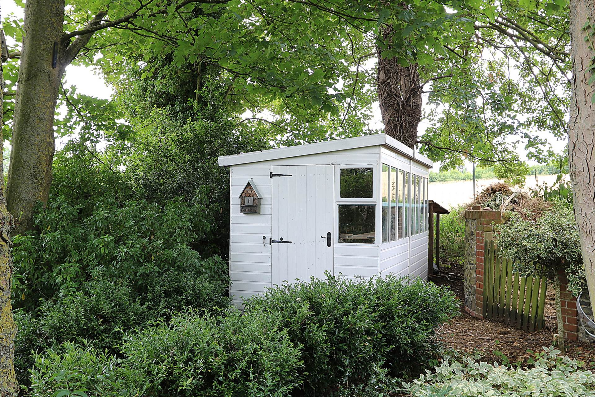 Yattendon, Berkshire -  1 mile to The Royal Oak hotel, restaurant & pub, village store, cafe & primary school, Image 28
