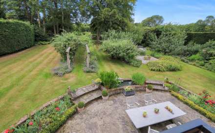 Yattendon, Berkshire -  1 mile to The Royal Oak hotel, restaurant & pub, village store, cafe & primary school, Image 21