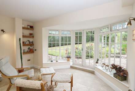 Yattendon, Berkshire -  1 mile to The Royal Oak hotel, restaurant & pub, village store, cafe & primary school, Image 7
