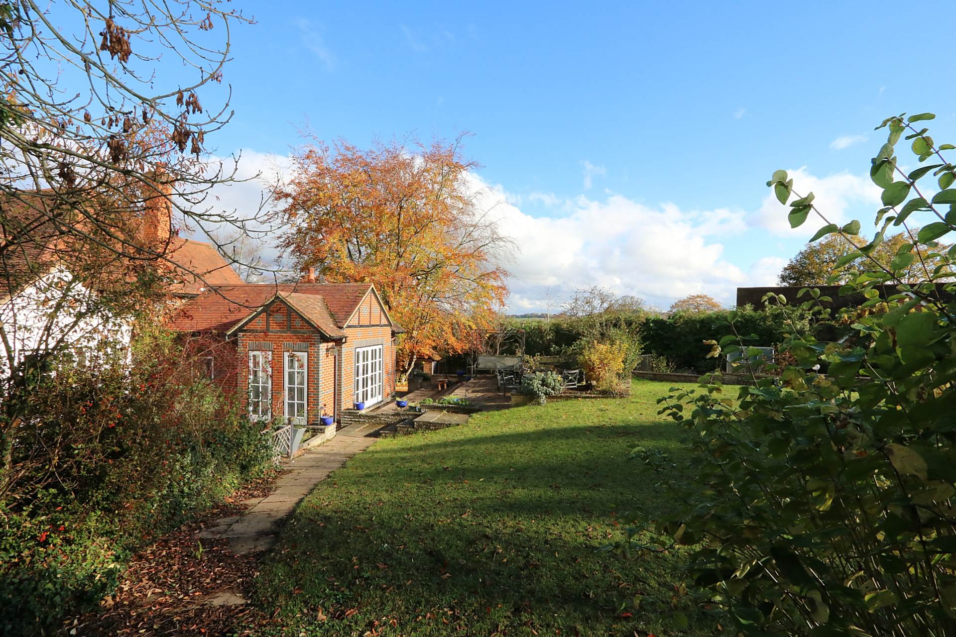 Riverview Road, Pangbourne - Walk to shops & train station, Image 37