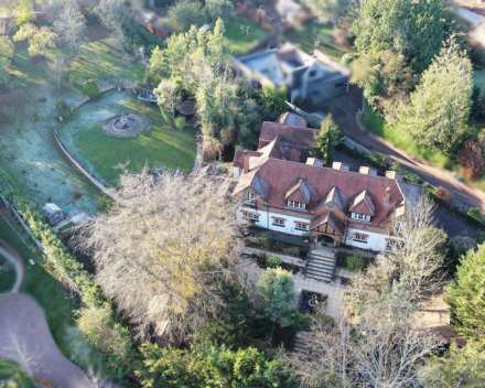 Riverview Road, Pangbourne - Walk to shops & train station, Image 1