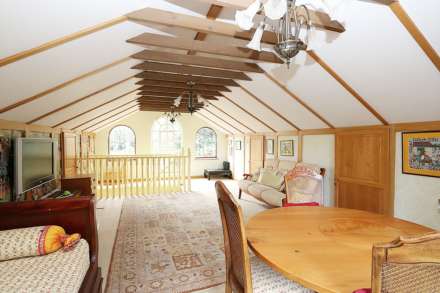 Riverview Road, Pangbourne - Walk to shops & train station, Image 22