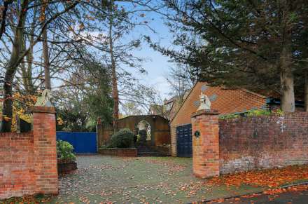 Riverview Road, Pangbourne - Walk to shops & train station, Image 38