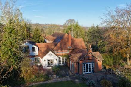 Riverview Road, Pangbourne - Walk to shops & train station, Image 39