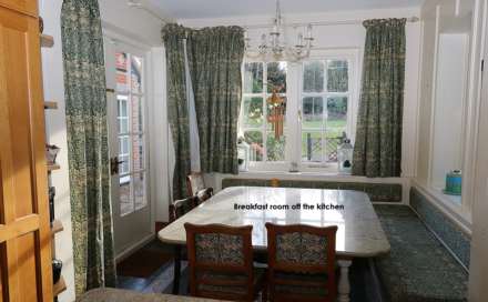 Riverview Road, Pangbourne - Walk to shops & train station, Image 8