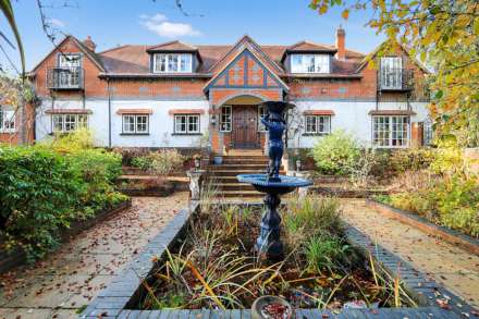 Riverview Road, Pangbourne - Walk to shops & train station, Image 9