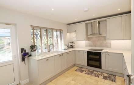 North Street, Nr Englefield - peaceful hamlet on the edge of Englefield estate, Image 2