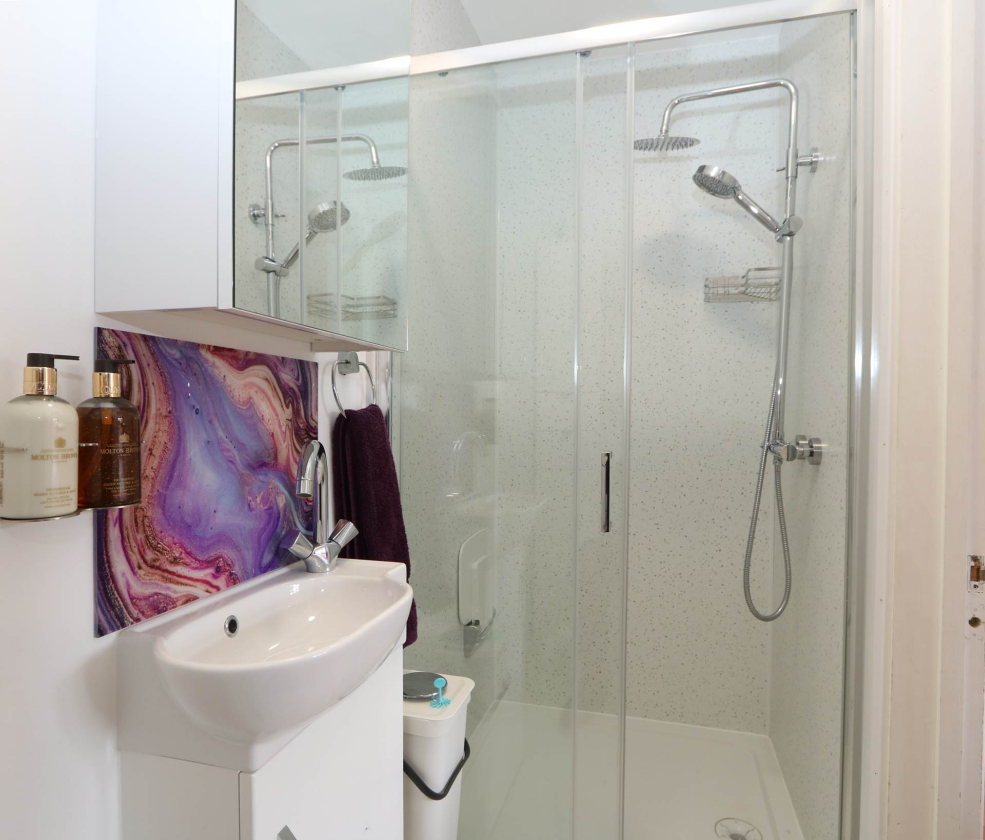 Emery Acres, Upper Basildon, Image 13