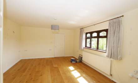 Emery Acres, Upper Basildon, Image 8